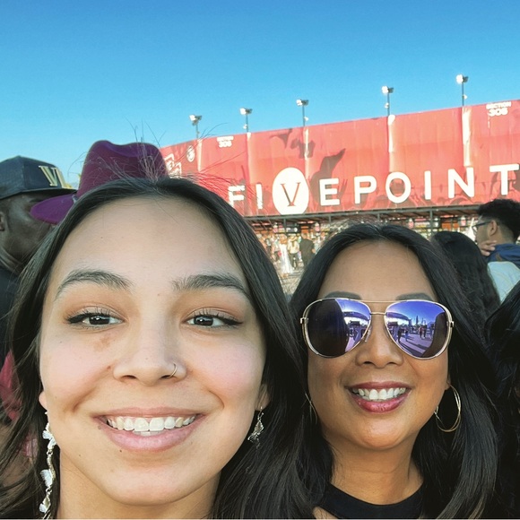 Like this Flyer to get notifications & JOIN OUR POSH SHOWS! 👛👝🎒👜🎀💕 - Picture 6 of 13